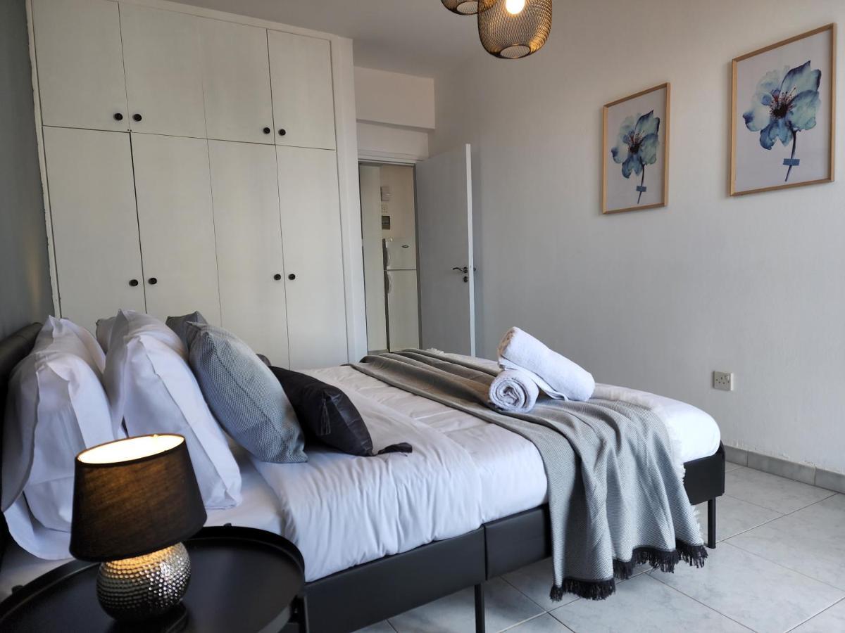 Kay'S City & Seaview One Bedroom Apartment Larnaca Exterior photo